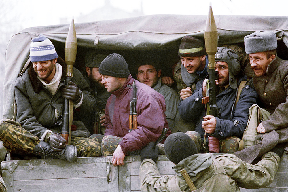 В начале 90-х в руки чеченских сепаратистов попало значительное количество оружия со складов