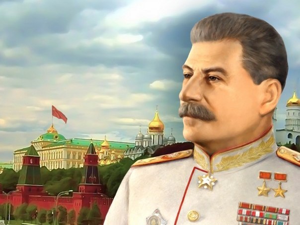 И.В. Сталин на фоне Кремля