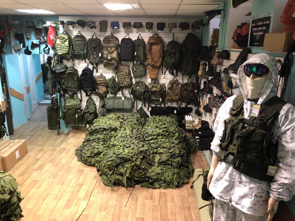 Ассортимент товаров армейского магазина "Военсклад" на Аэродромной в Нижнем Новгороде