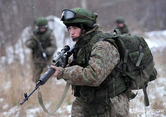 Перспективная форма десантников России - зимний полевой камуфляж