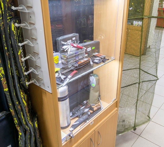 Швейцарские, складные и охотничьи ножи в магазинах сети "Рыбак" в Бресте