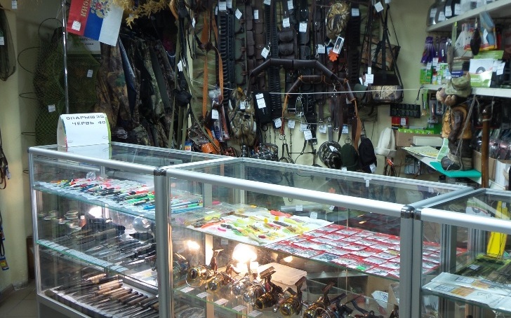 Ножи и другие товары в магазине "Таежник" на Максима Горького в Чебоксарах