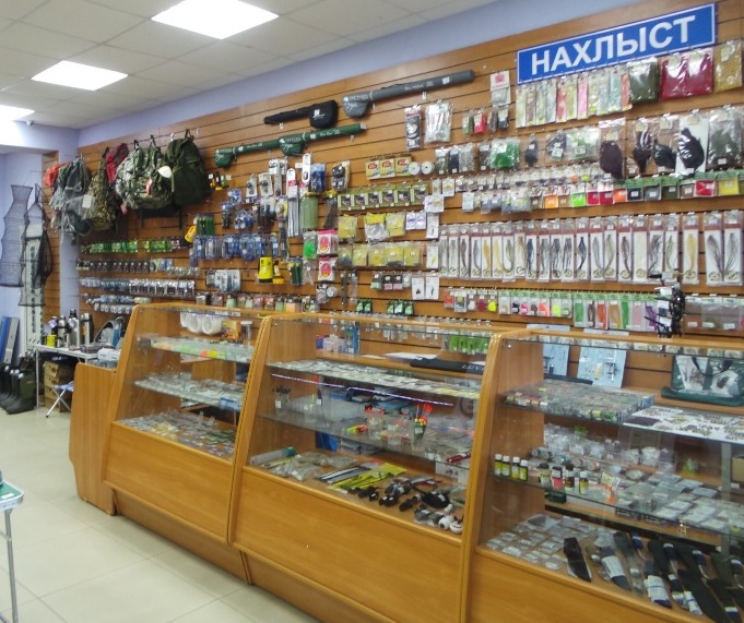 Ножи и многое другое в магазине туристических товаров "За тайменем" в Октябрьском микрорайоне в Чите