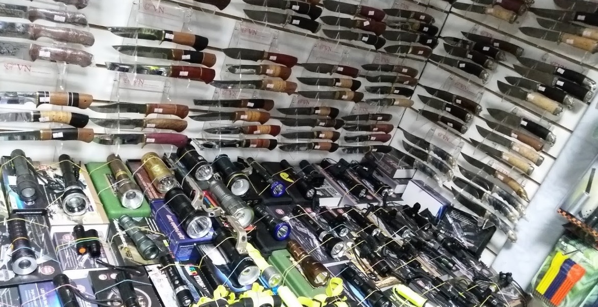 Ножи в магазине "Energy" на Зорге в Казани