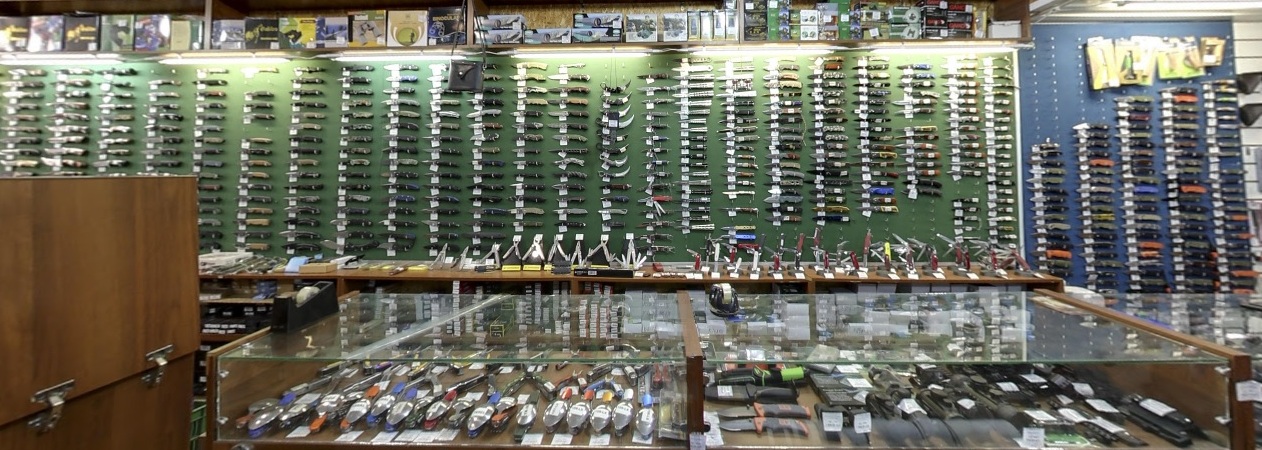 Огромный выбор ножей в магазине "Барс" на Малом Зеленом Кольце в Ростове-на-Дону