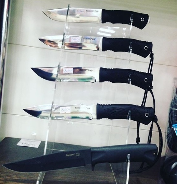 Ножи в магазине "Презент +" в ТЦ СанСити в Сочи