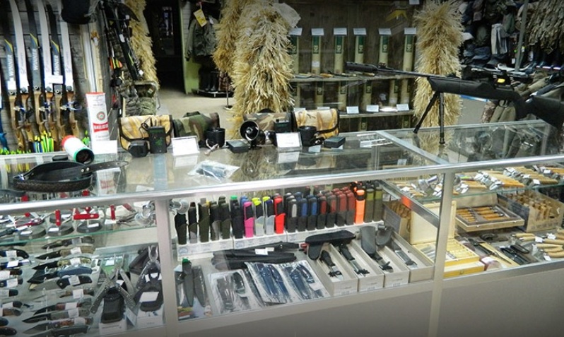 Ножи и другие товары в магазине "ИнтерХантер" на Желябова в Твери