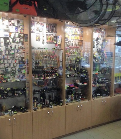Ножи и другие товары в магазине "Робинзон" на Локомотивной в Витебске