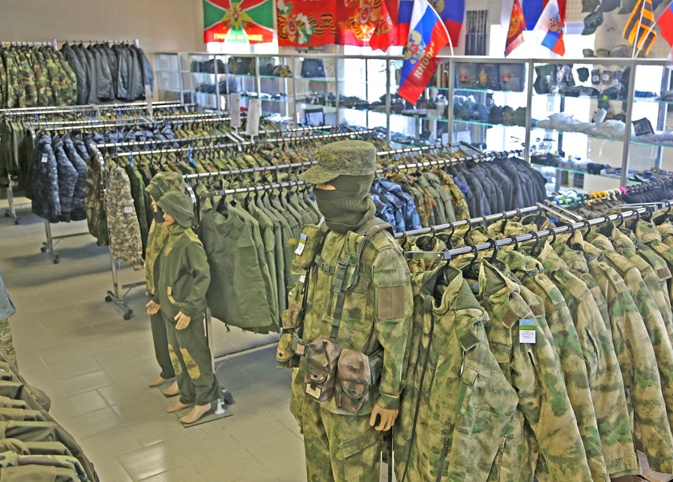 Ассортимент товаров армейского магазина "Икар" на Железнодорожной в Белгороде