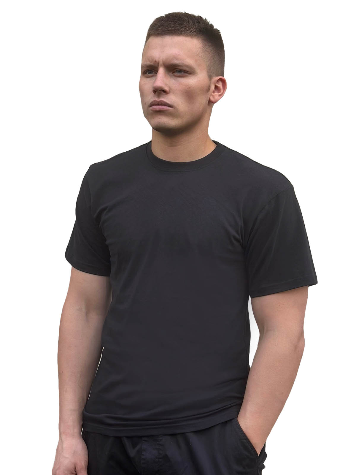 Купить мужскую черную футболку по выгодной цене