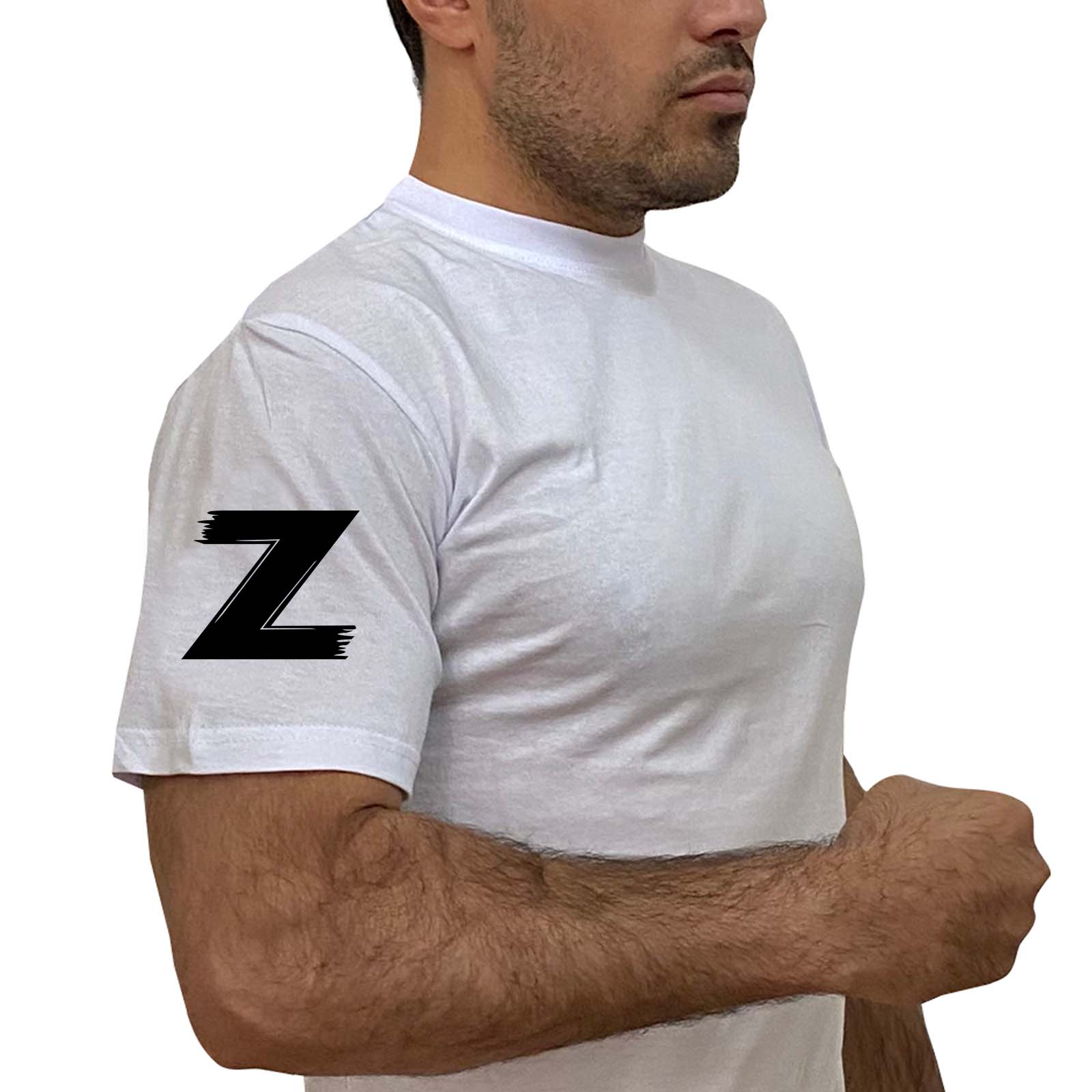 Купить белую футболку с буквой Z на рукаве