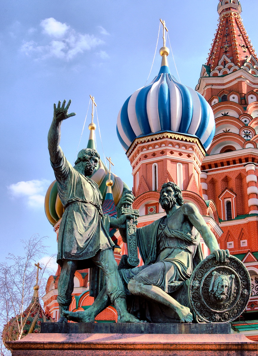 Памятник Минину и Пожарскому, изгнавшим польских интервентов из Москвы