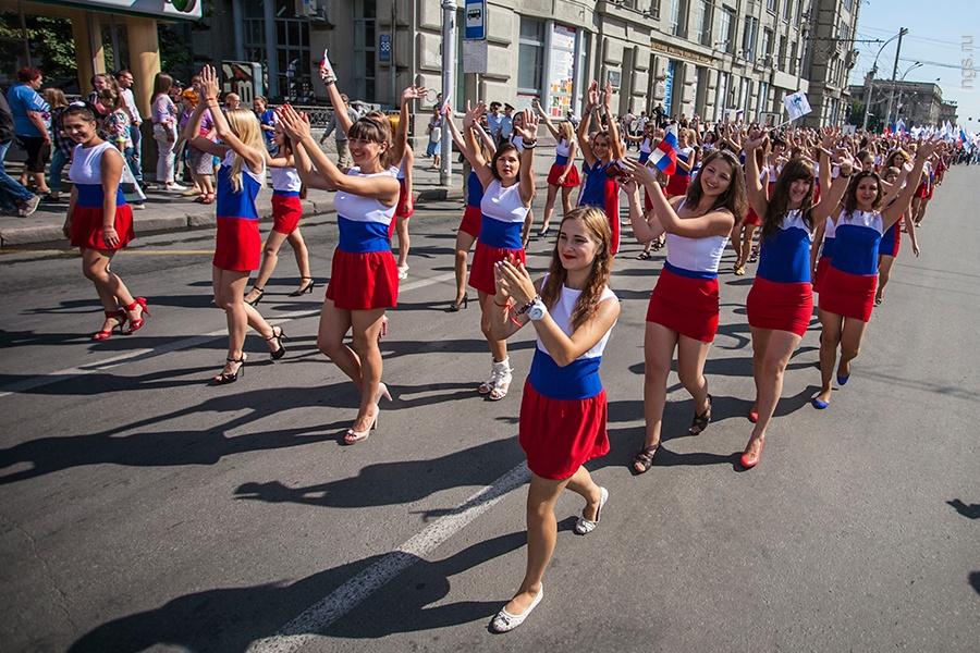 Девушки на праздновании Дня народного единства России