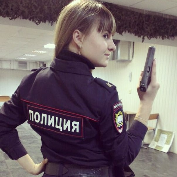 Служба в российской полиции сегодня привлекает не только молодых парней, но и девушек