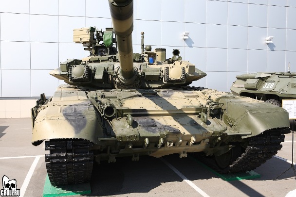 Российская боевая машина Т-90СМ