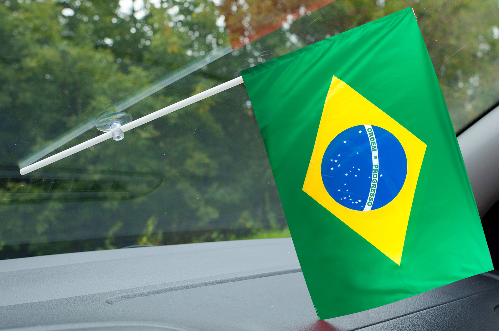 Купить флажок Бразилии в машину онлайн