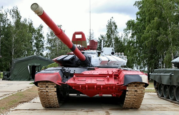 Т-72Б3М в специфическом "камуфляже" для соревнований по танковому биатлону