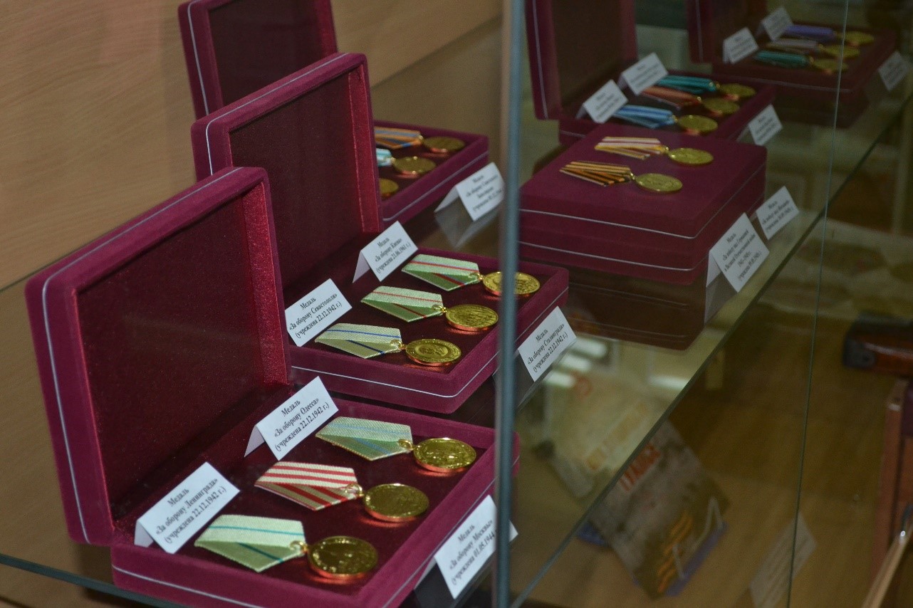 Набор муляжей медалей времен СССР