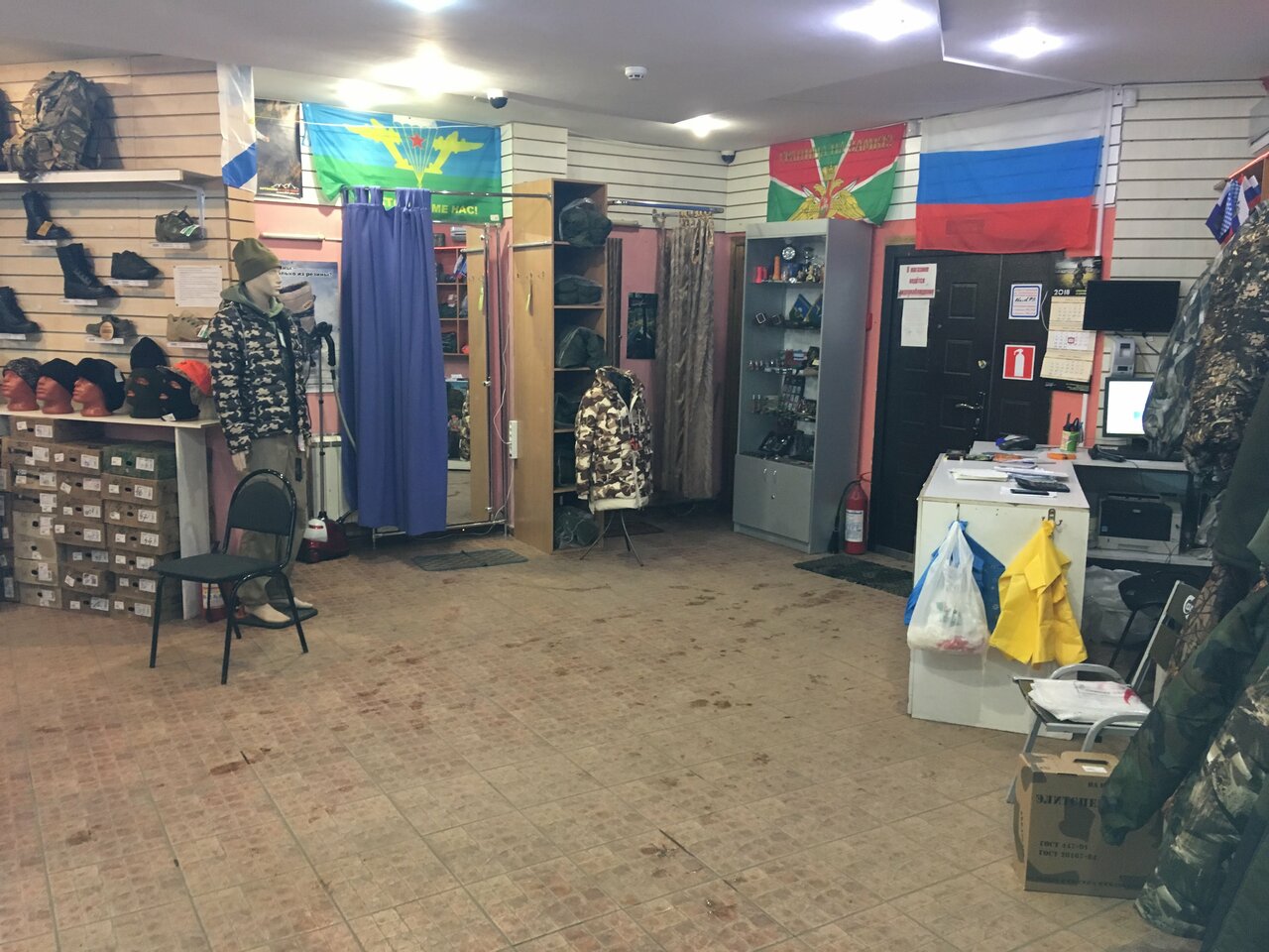 Ассортимент товаров армейского магазина "Камуфляжный" на Фрунзе в Туле