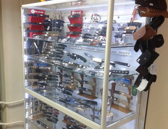 Ножи в магазине "Арсенал" на Суйинбай акына в Астане