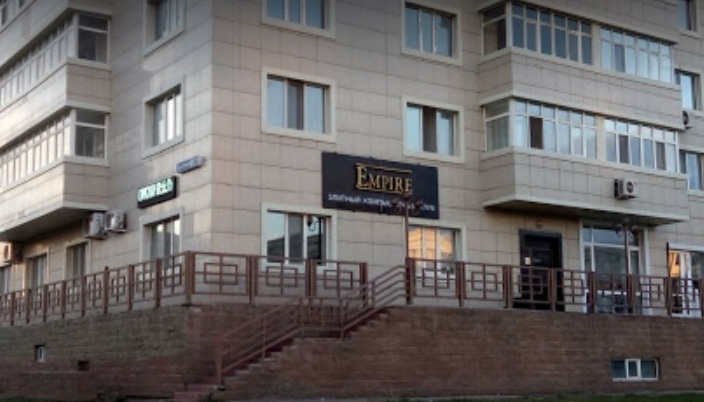 Магазин Empire на проспекте Кабанбай Батыра в Астане