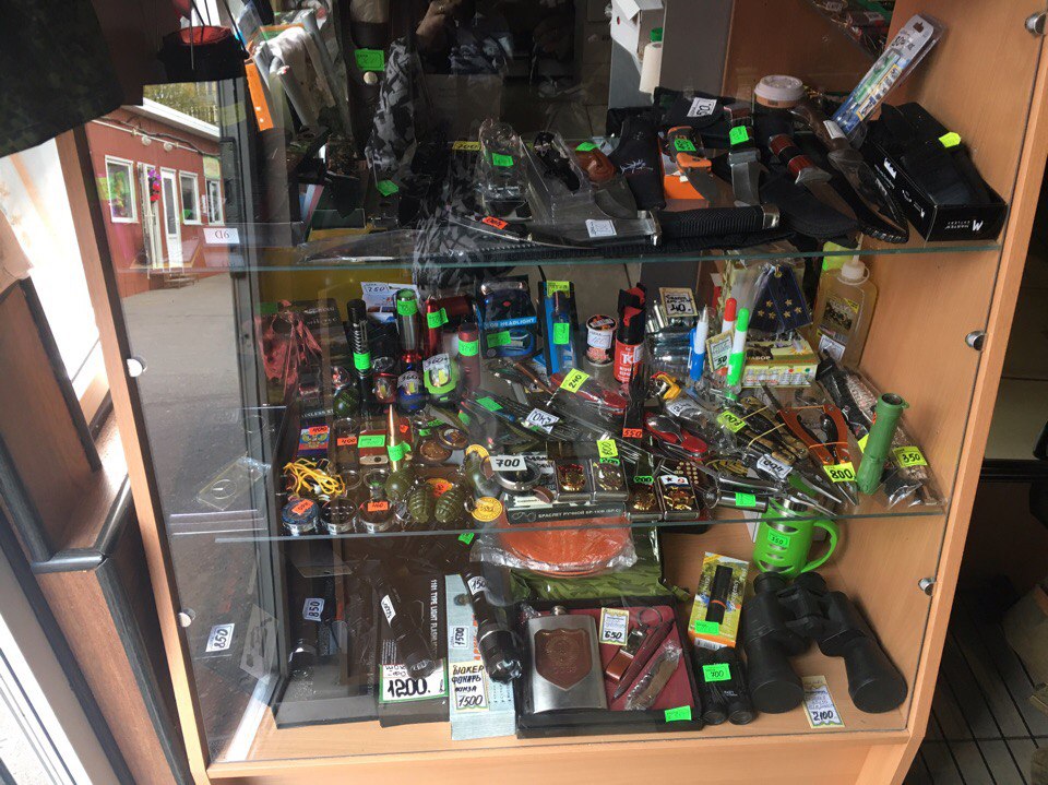 Ножи и другие товары в военторге на Рылеева в Калуге