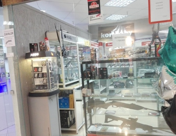 Ножи и другие товары в магазине "Кортик" на Немиге в Минске