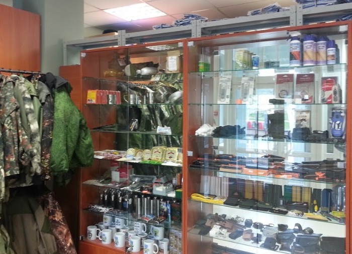 Ножи и другие товары в магазине "Биг Арми" на ул. Газеты Правда в Минске