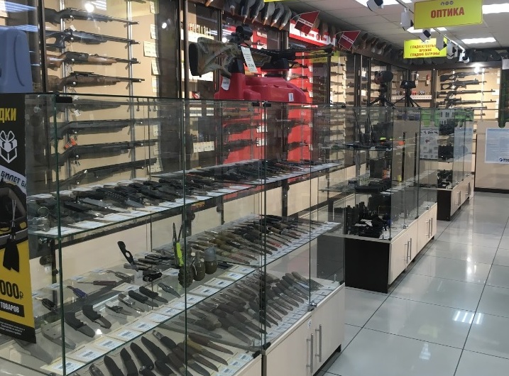 Ножи и другие товары для охоты и туризма в магазине "ОхотАктив" на Ермакова в Кемерово