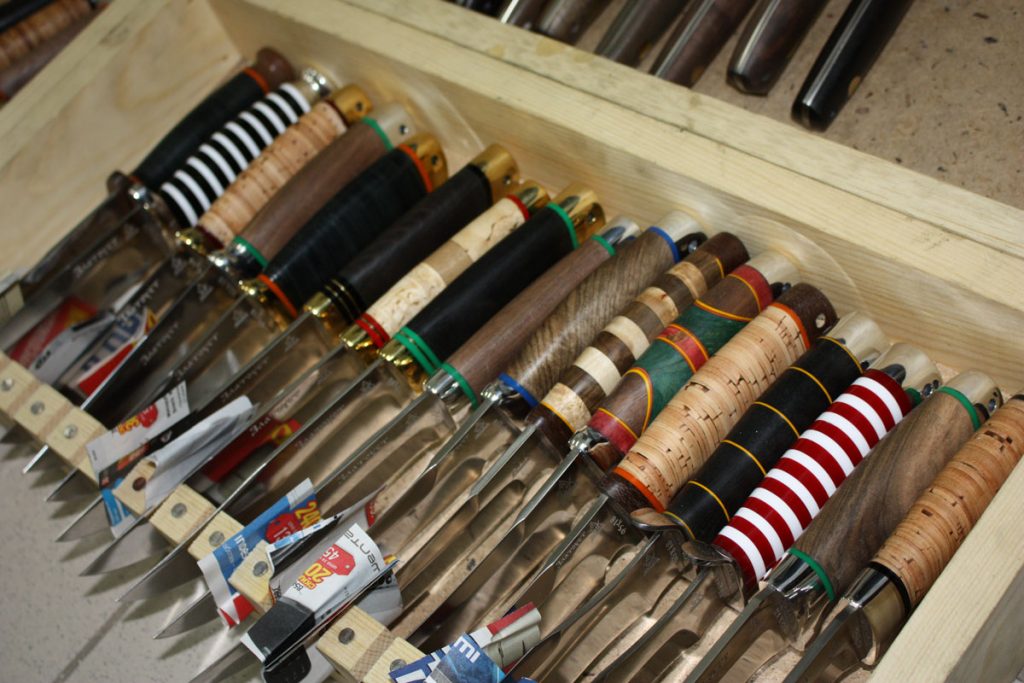 Популярные Златоустовские ножи в магазинах Пензы