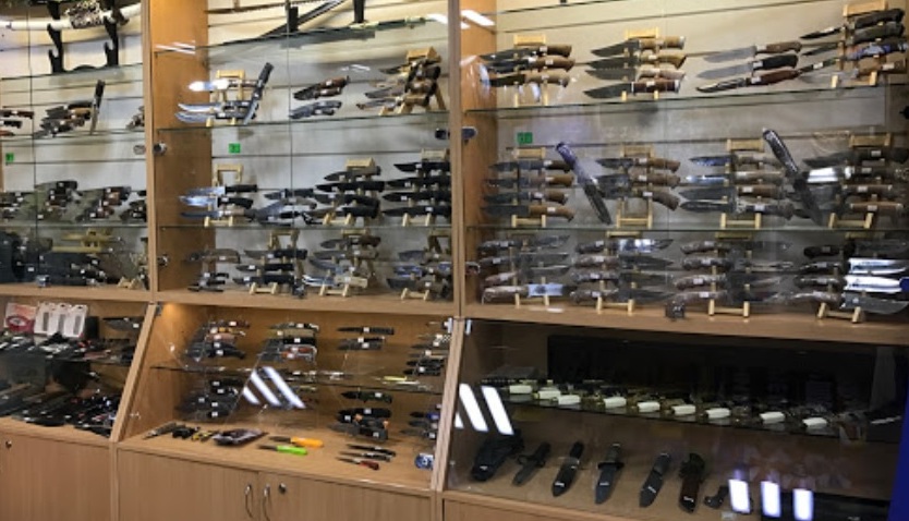 Широкий выбор ножей в магазине "Военспец" на Первомайском проспекте в Рязани