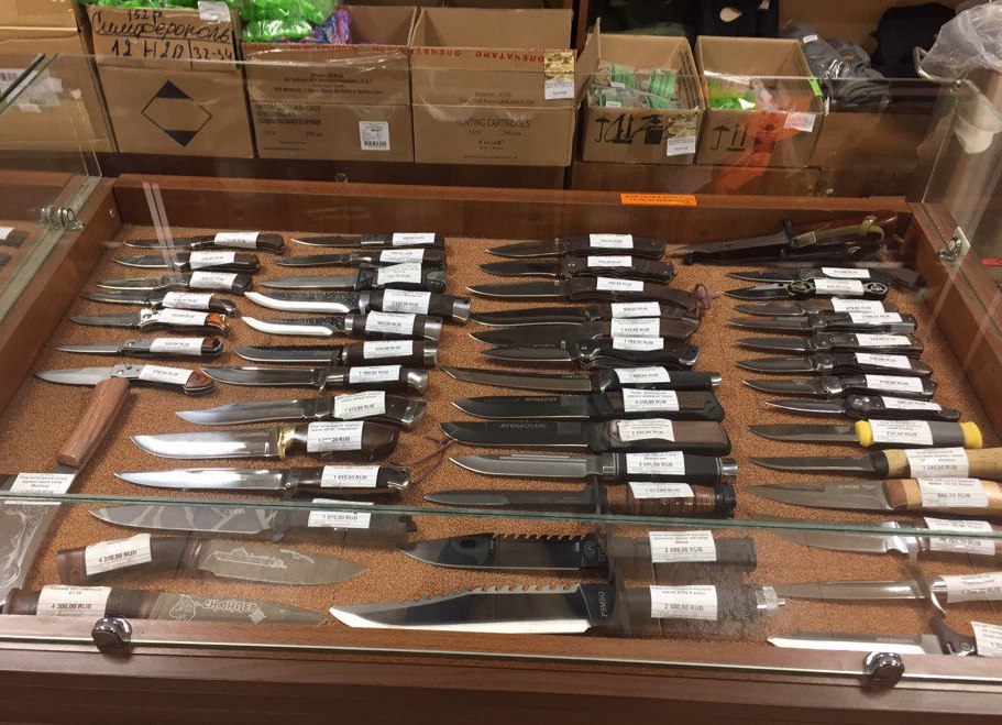 Ножи в магазине "Сафари-Крым" на Победы в Симферополе