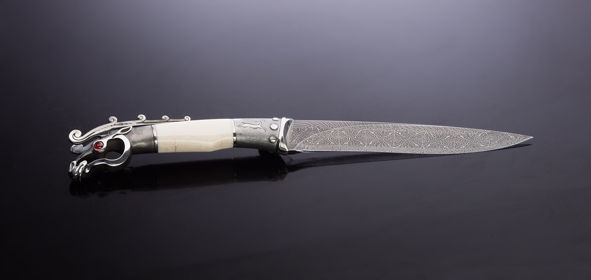 Нож "Олень" из коллекции "Скифы" от мастерской Жигжита Баясхаланова из Улан-Удэ