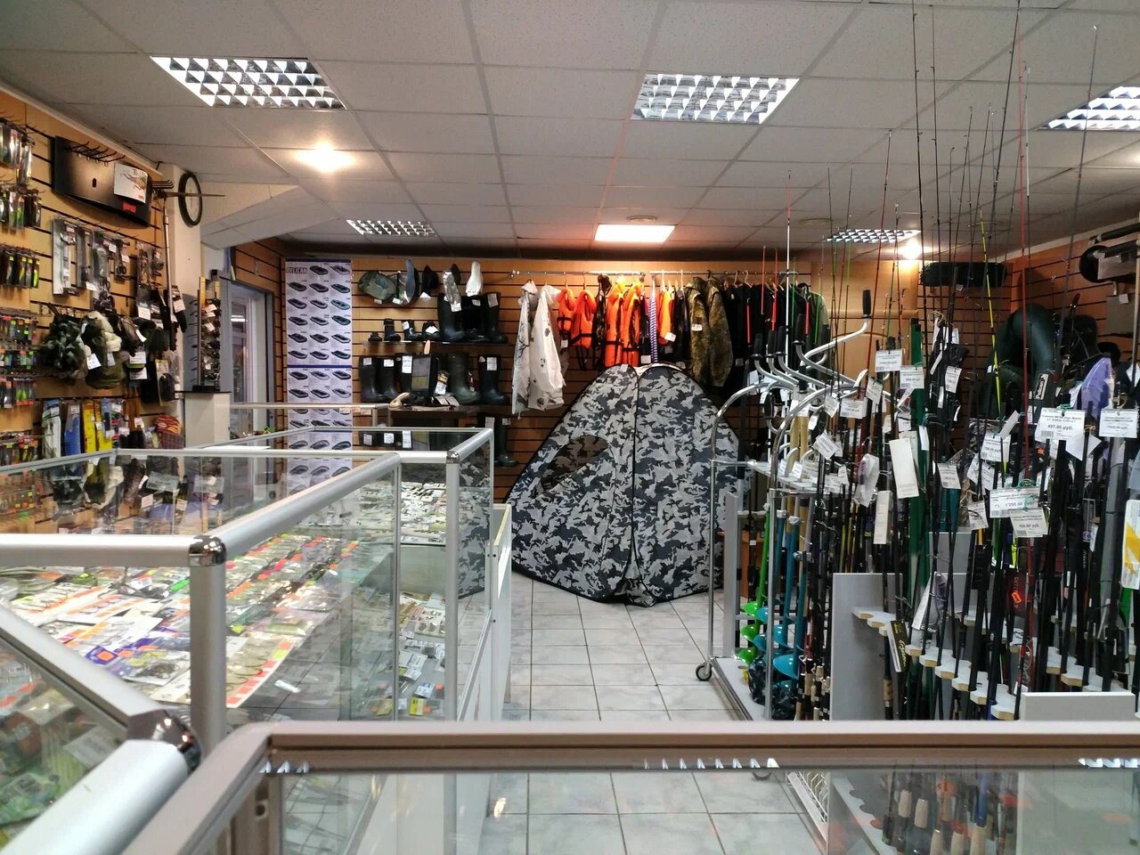 Ассортимент товаров магазина "Рыбацкие Фишки" на Макеева в Коломне