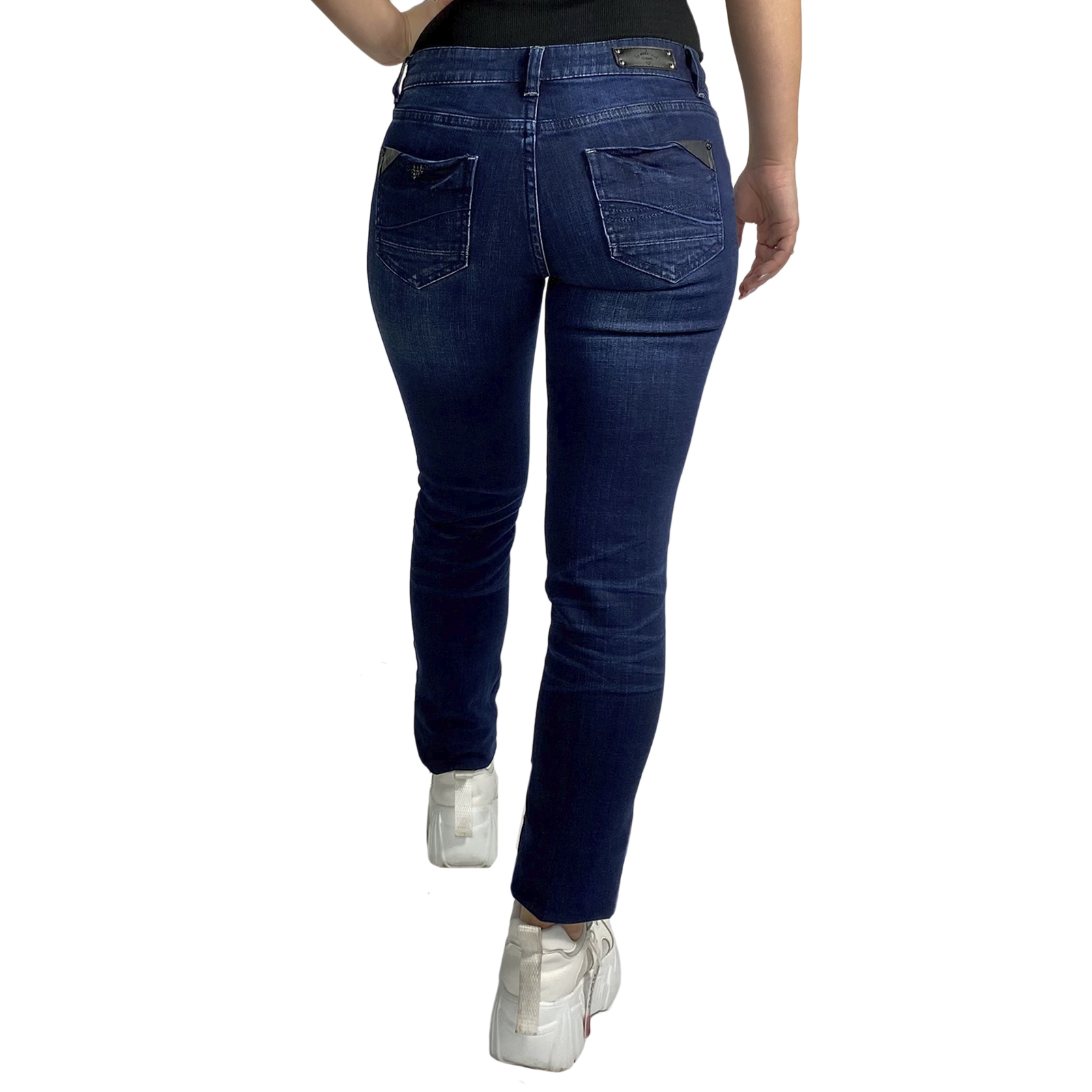 Недорогие женские джинсы – популярный прямой крой, качественный деним, супер цена