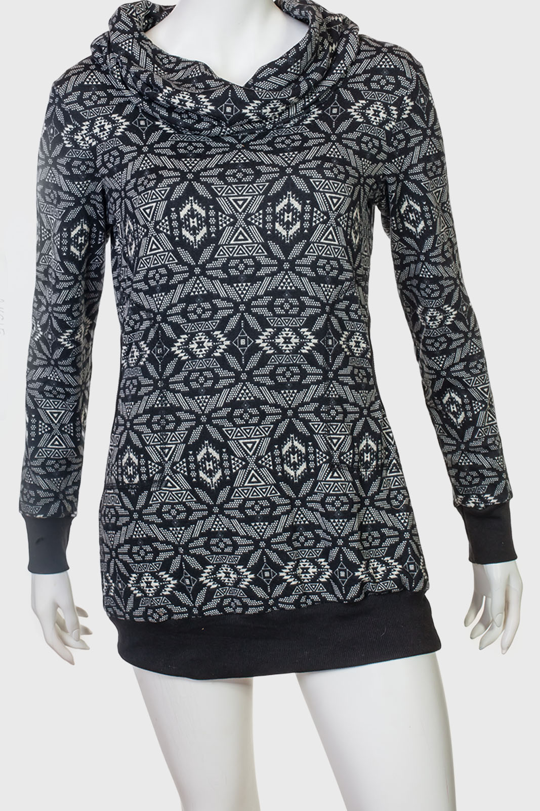 Модный свитер-туника от ANGIE