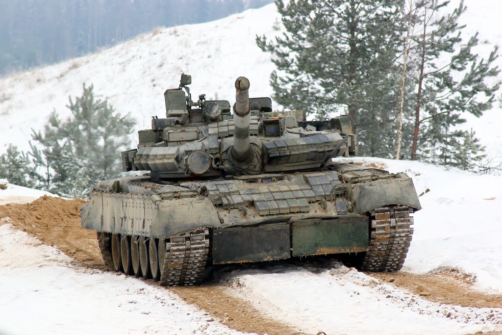 Танк Т-80 до наших дней является грозной ударной силой