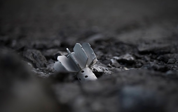 Украинские мины пока еще падают на землю Новороссии