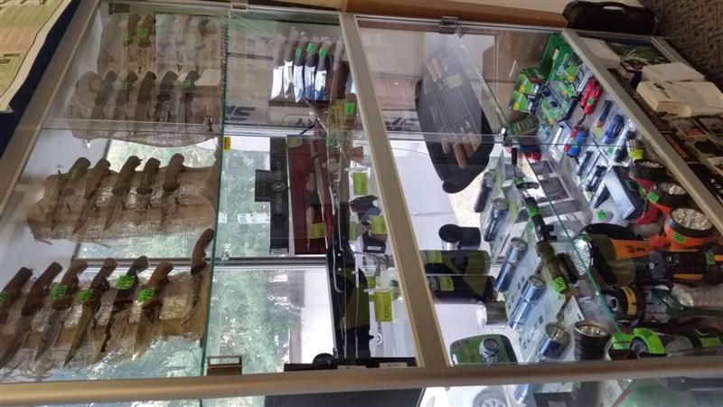 Ассортимент товаров магазина снаряжения "Оружейка" на Одесской в Севастополе