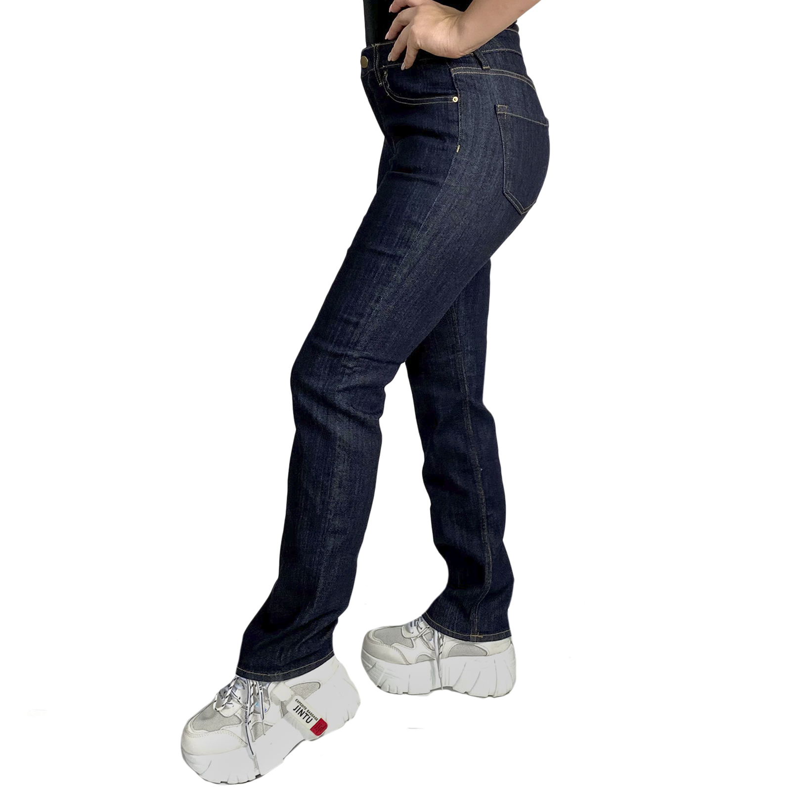 Классические женские джинсы темно-синего цвета