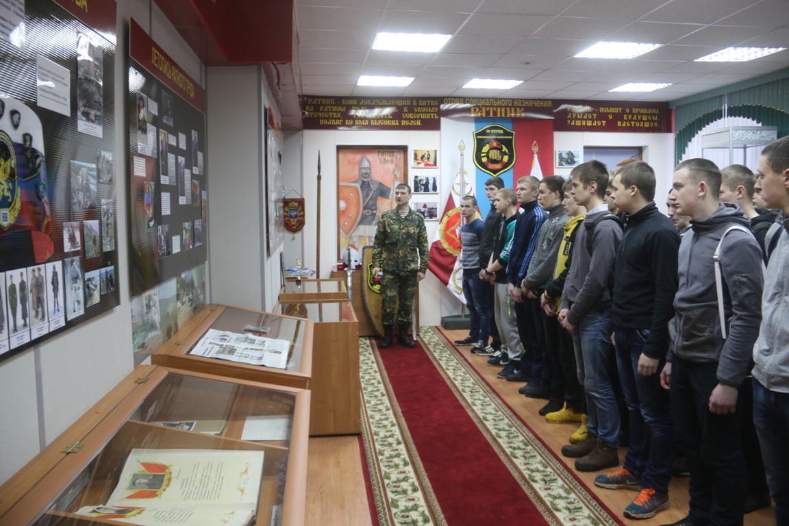 Архангельские школьники знакомятся с историей Внутренних войск по Северо-западному региону