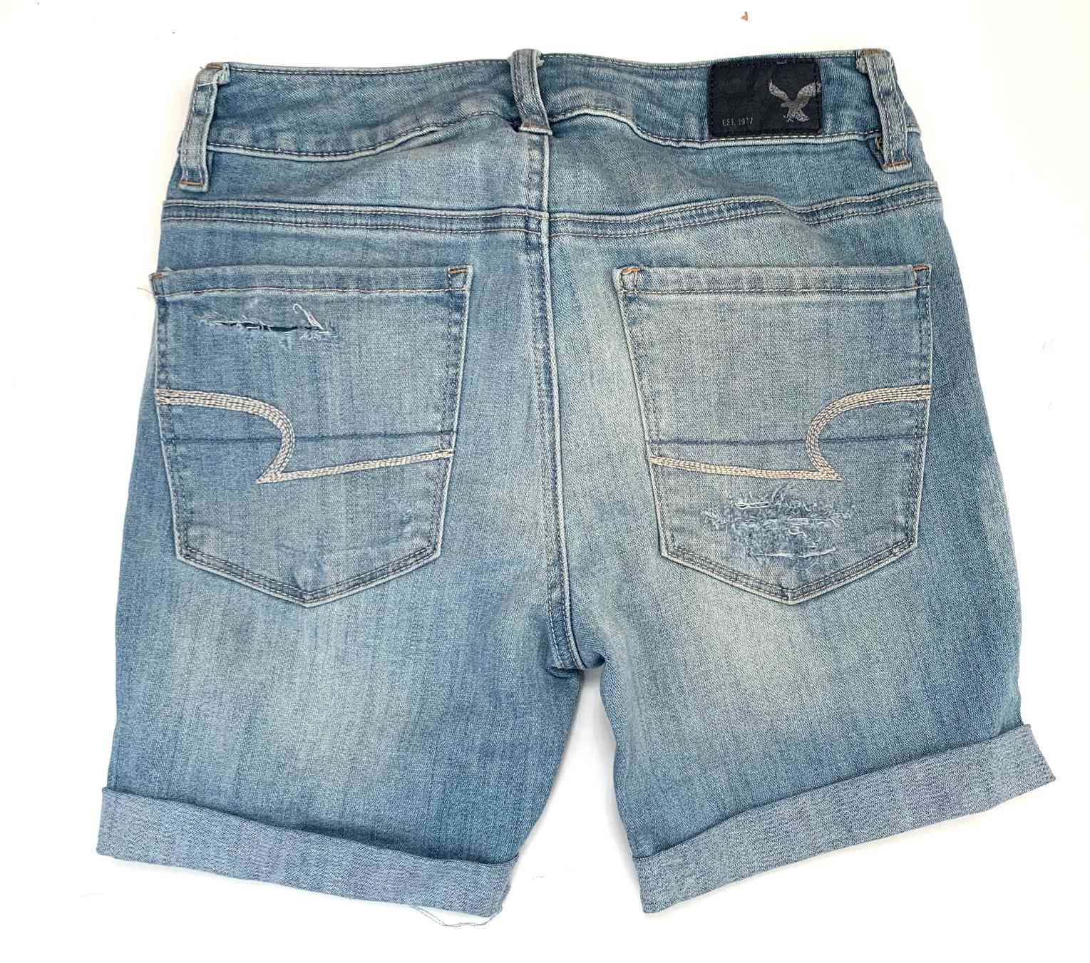 Светлые джинсовые шорты American Eagle