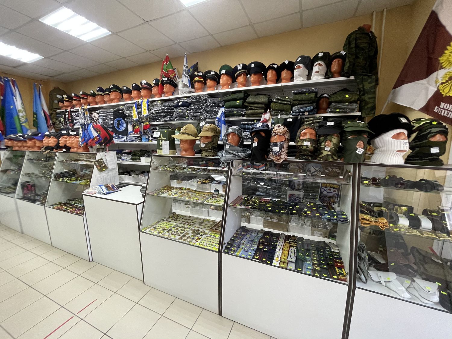 Ассортимент армейского магазина "Военформ" на Комсомольской в Стерлитамаке